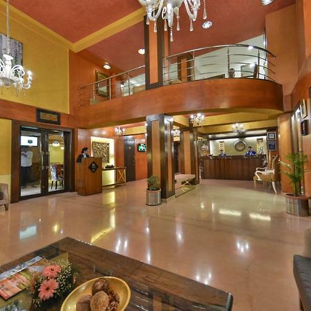 Batra Hotels And Residences Srīnagar Esterno foto