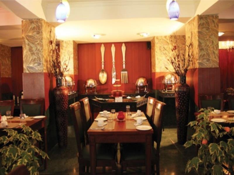 Batra Hotels And Residences Srīnagar Esterno foto