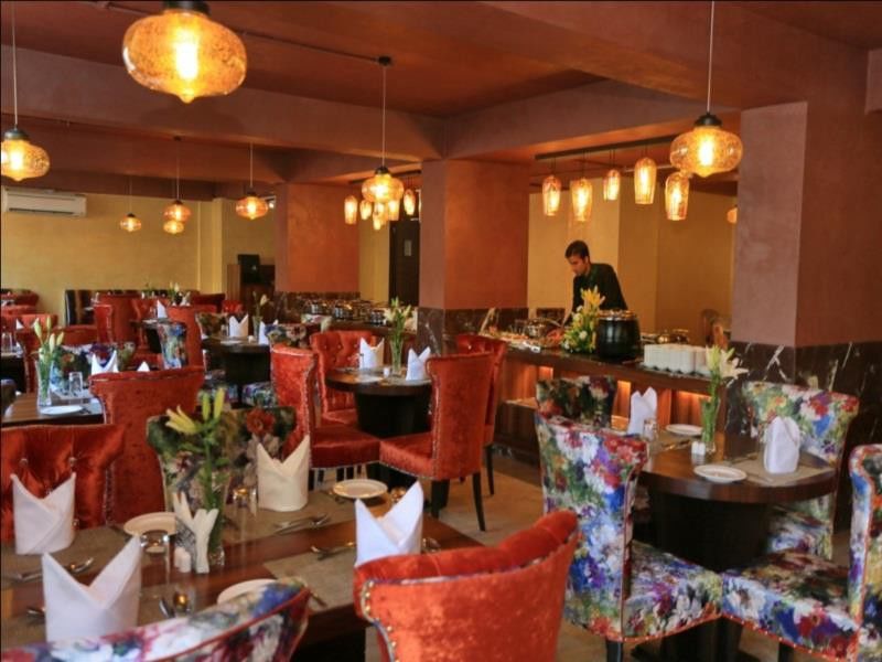 Batra Hotels And Residences Srīnagar Esterno foto