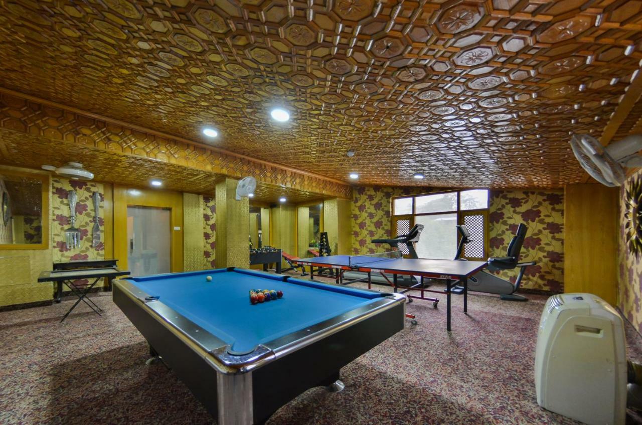 Batra Hotels And Residences Srīnagar Esterno foto