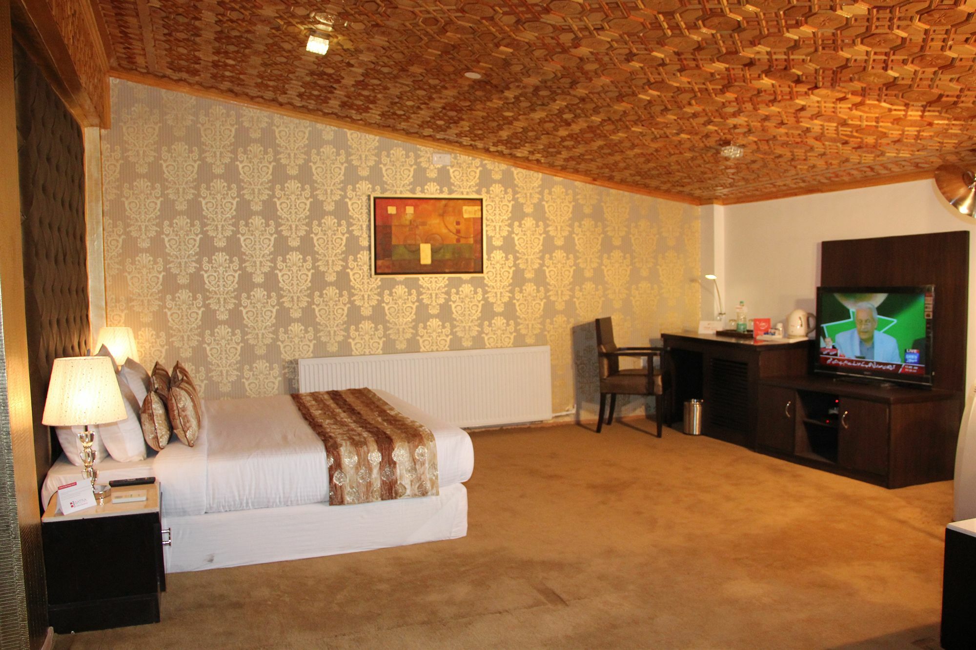 Batra Hotels And Residences Srīnagar Esterno foto