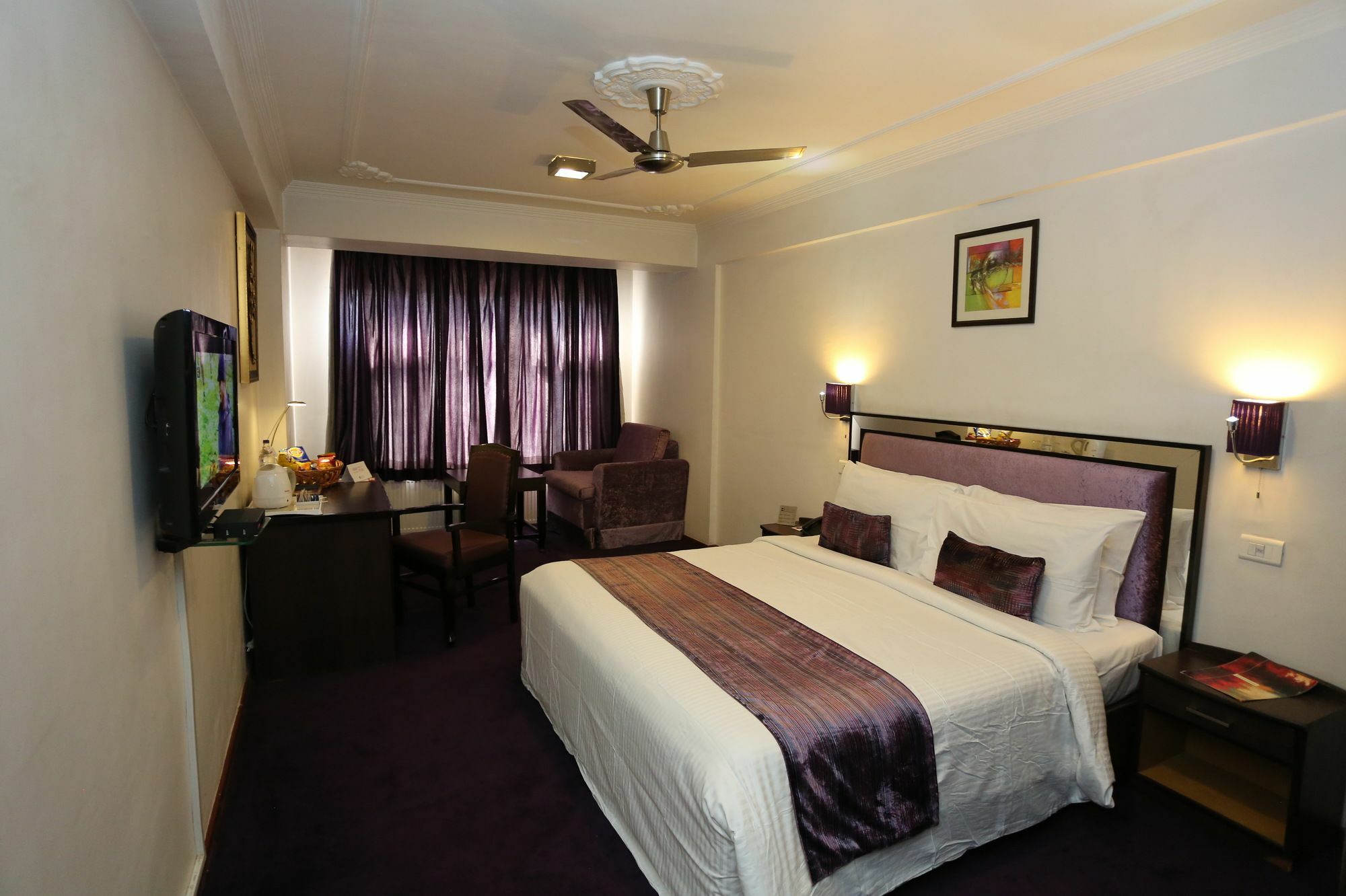 Batra Hotels And Residences Srīnagar Esterno foto